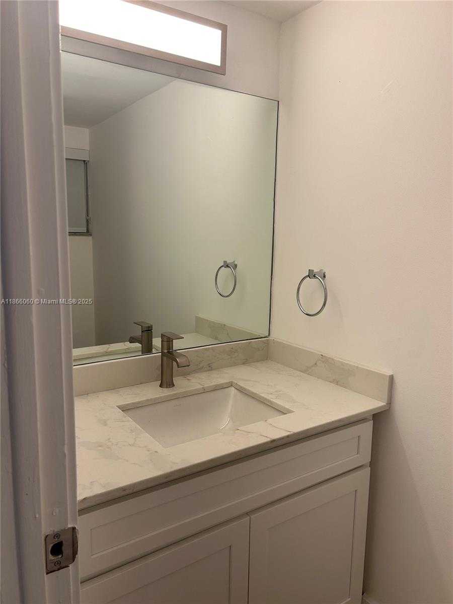 Small Image of 1075 93RD ST #106, Bay Harbor Islands Number 10