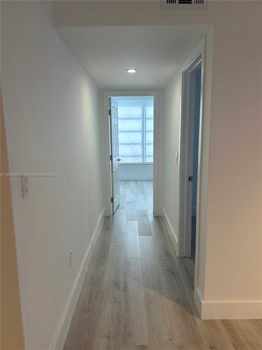Small Image of 1075 93RD ST #106, Bay Harbor Islands Number 4