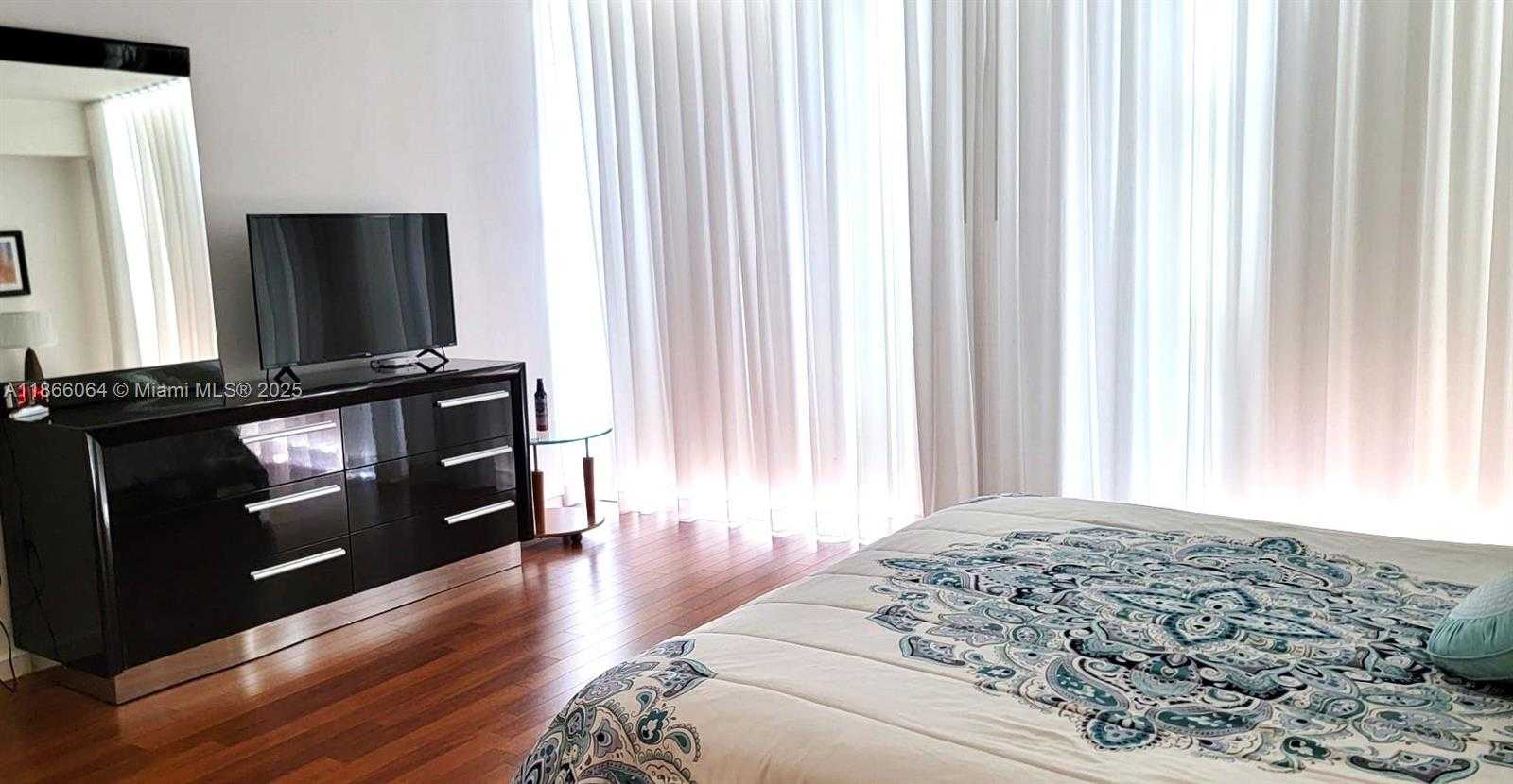 Small Image of 1830 SOUTH OCEAN DR #1507, Hallandale Beach Number 16
