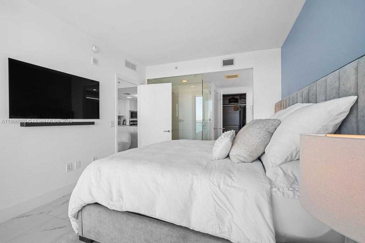 Small Image of 460 NORTH EAST 28TH ST #3205, Miami Number 10