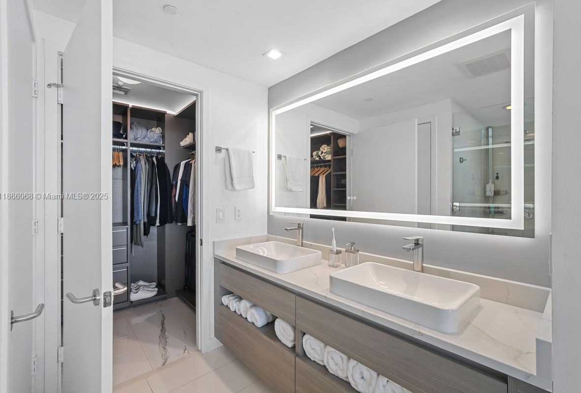 Small Image of 460 NORTH EAST 28TH ST #3205, Miami Number 12
