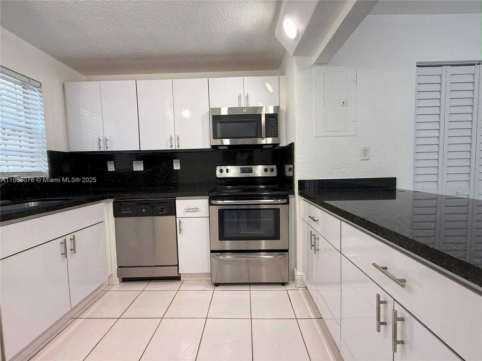 Small Image of 816 NORTH WEST 87TH AVE #107, Miami Number 9