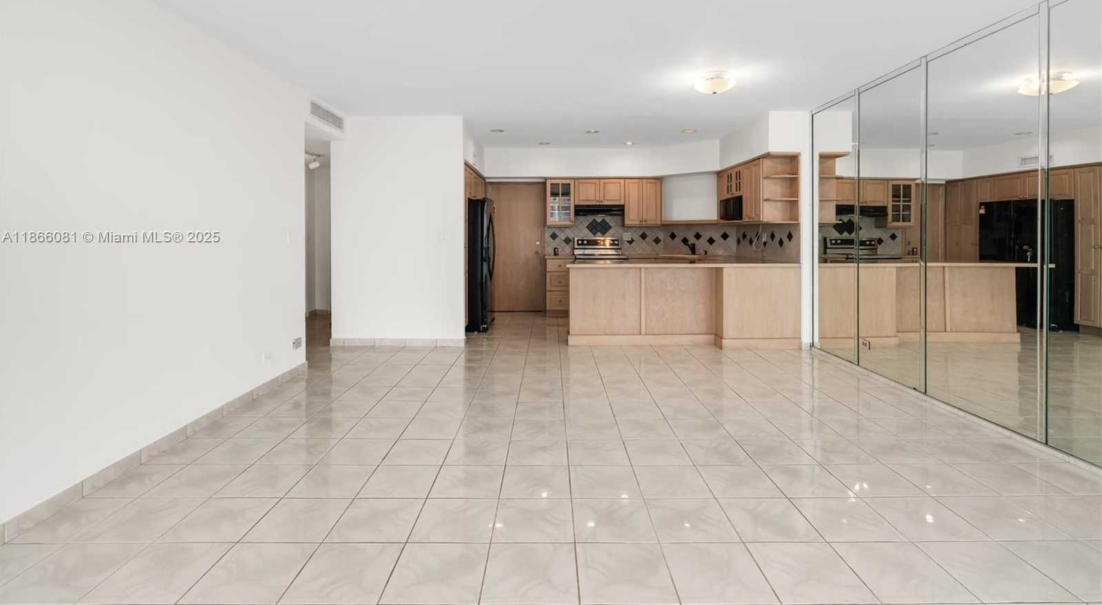 Small Image of 1408 BRICKELL BAY DR #1106, Miami Number 4