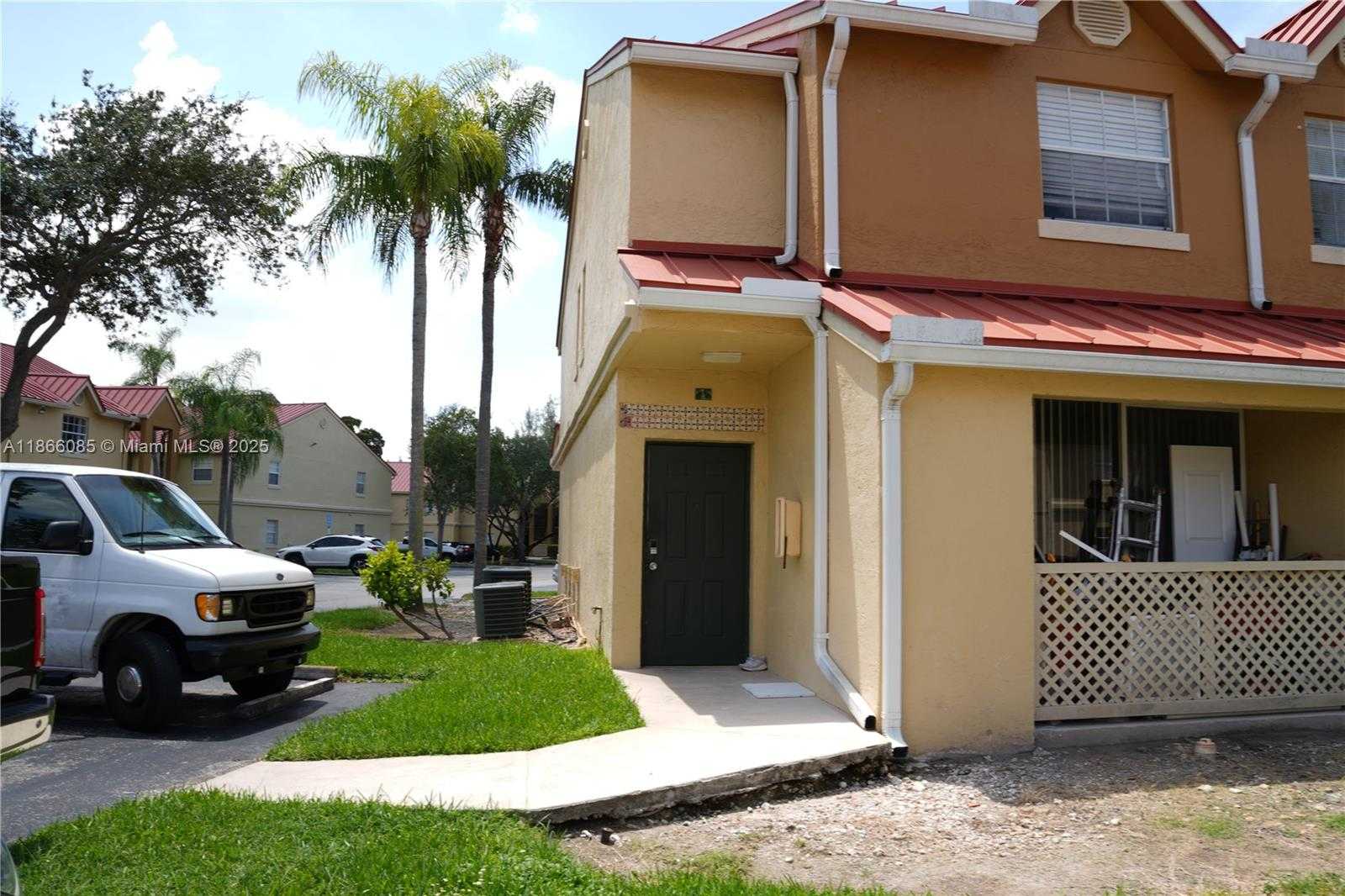 Small Image of Hialeah Number 23