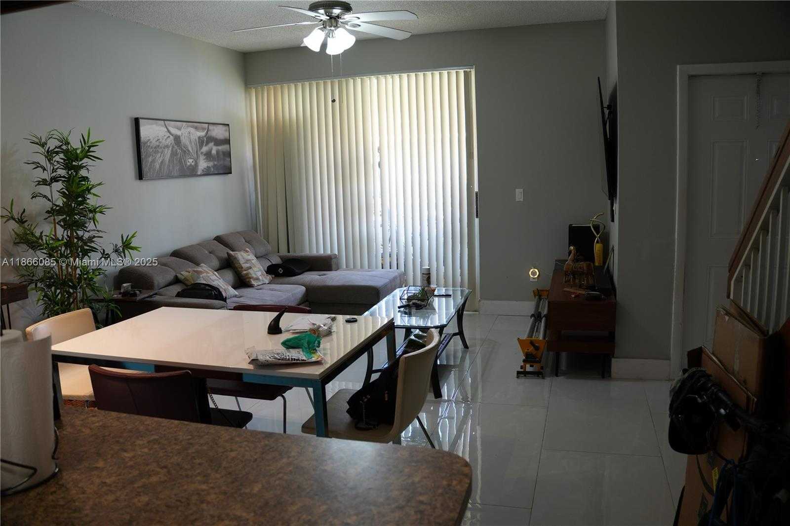 Small Image of Hialeah Number 5