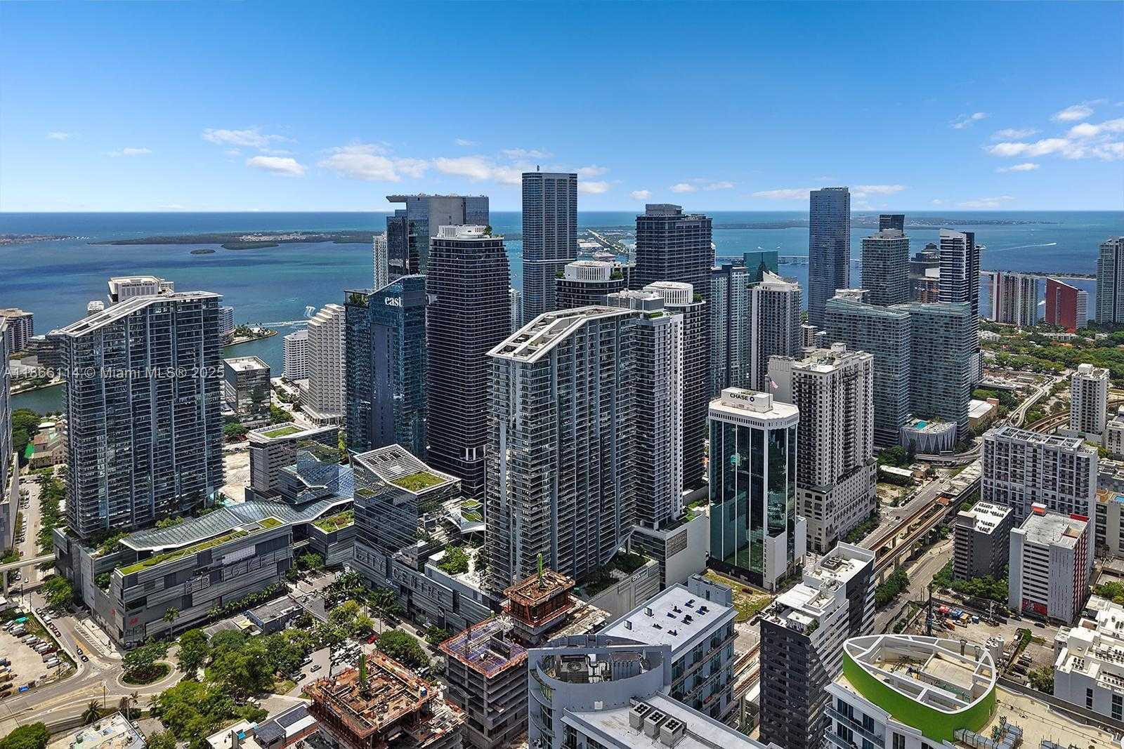 Small Image of 88 SE 7th St, Miami, FL 33131, USA Number 2