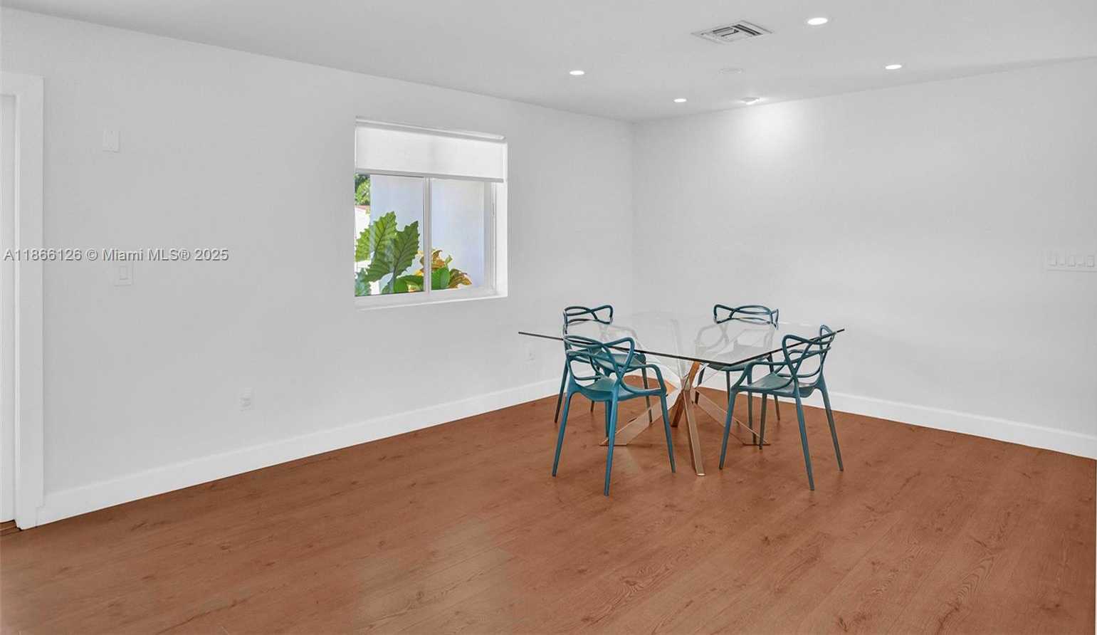 Small Image of 2055 NORTH EAST 202ND ST, Miami Number 10