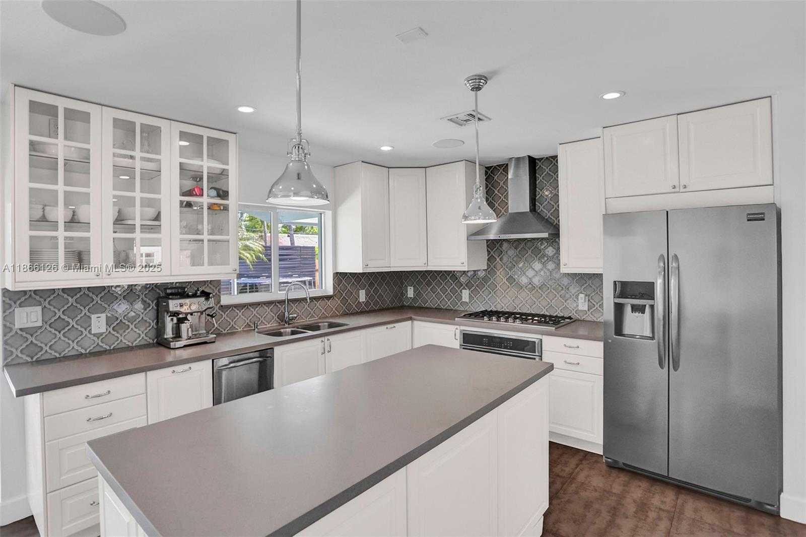 Small Image of 2055 NORTH EAST 202ND ST, Miami Number 14