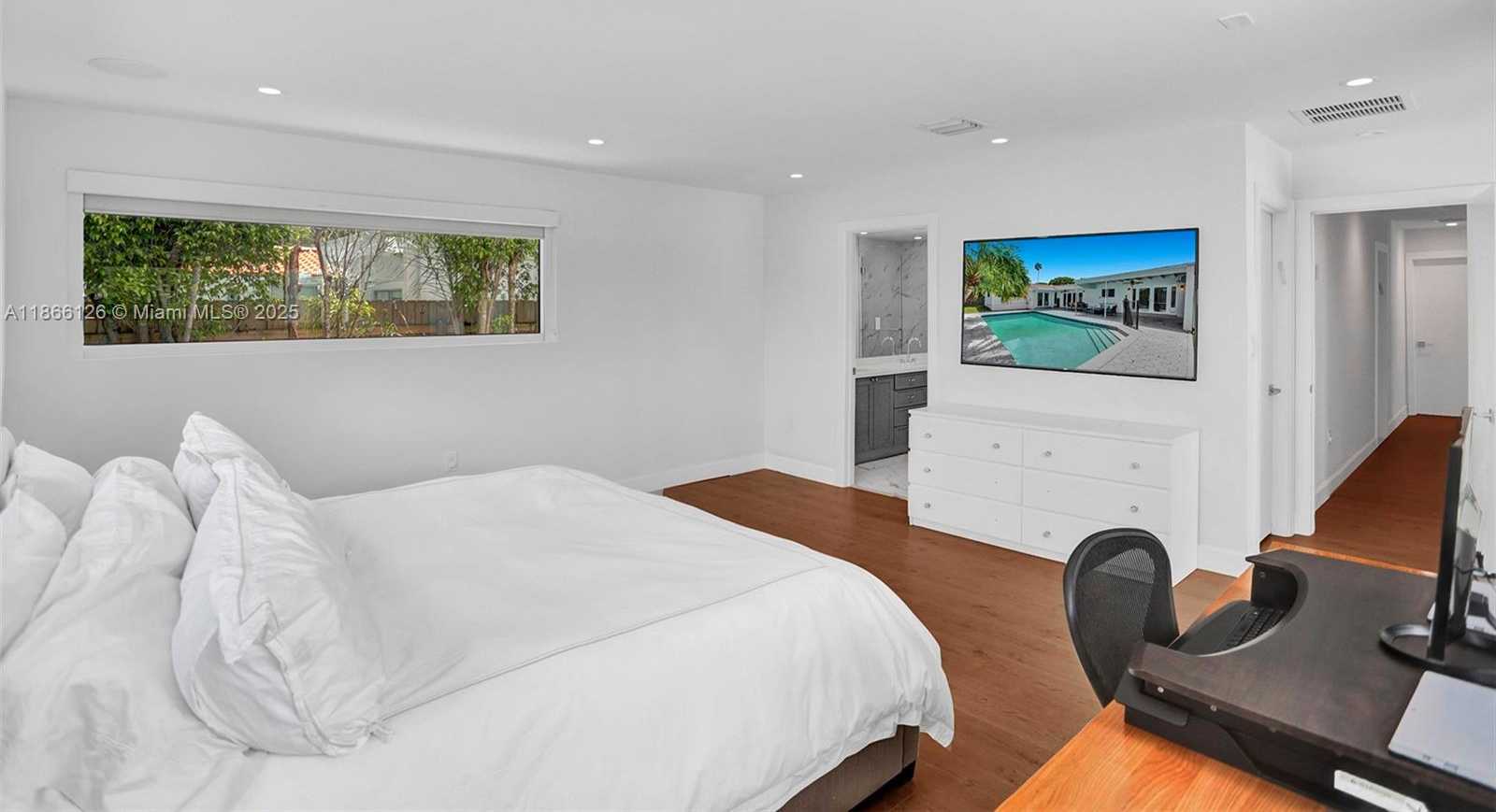 Small Image of 2055 NORTH EAST 202ND ST, Miami Number 18