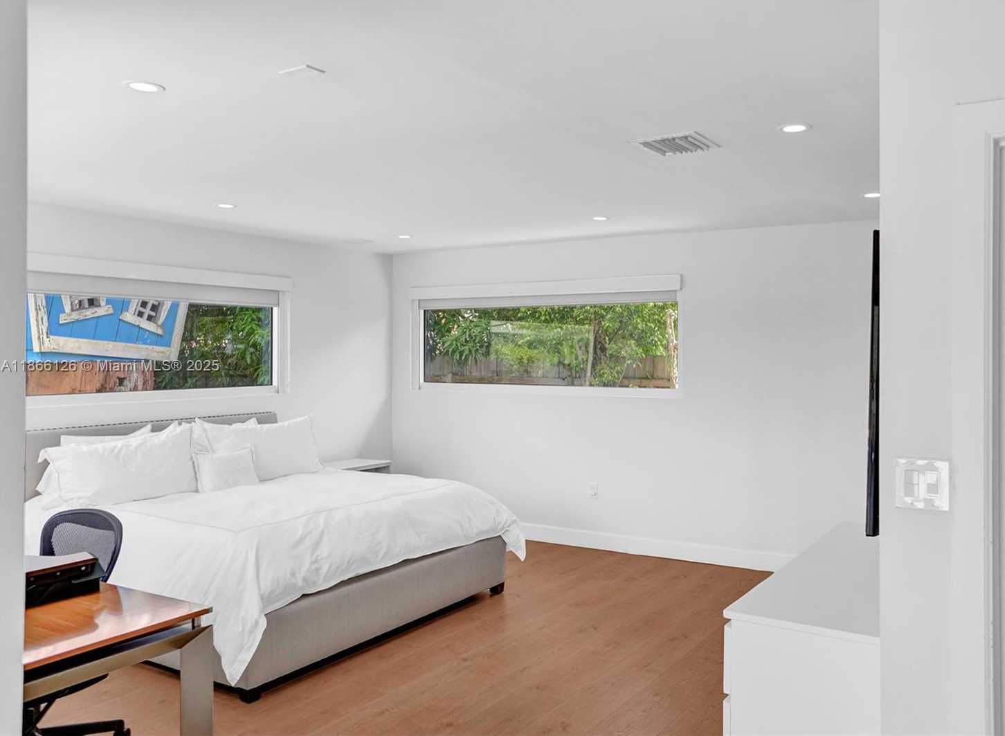 Small Image of 2055 NORTH EAST 202ND ST, Miami Number 20