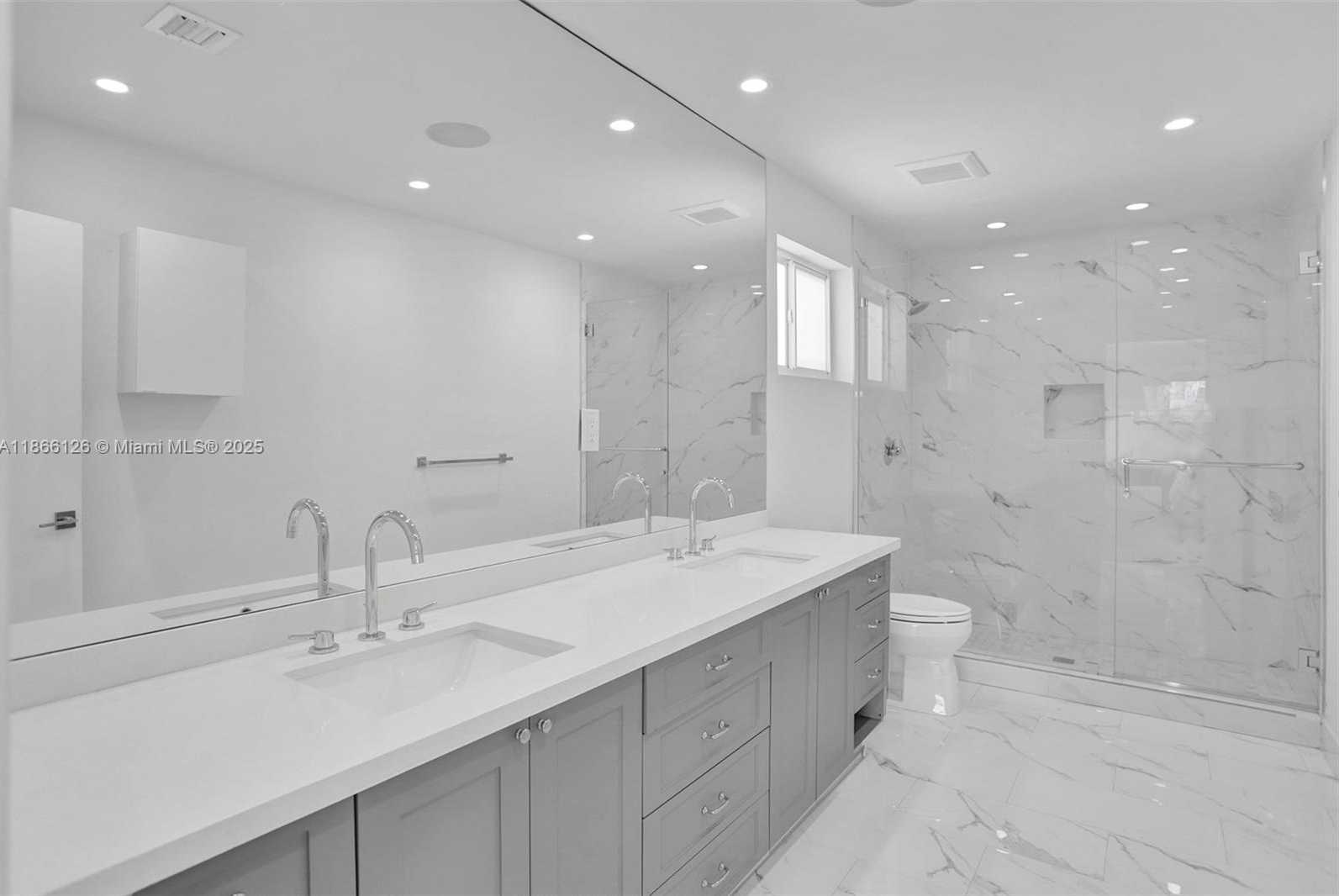 Small Image of 2055 NORTH EAST 202ND ST, Miami Number 23