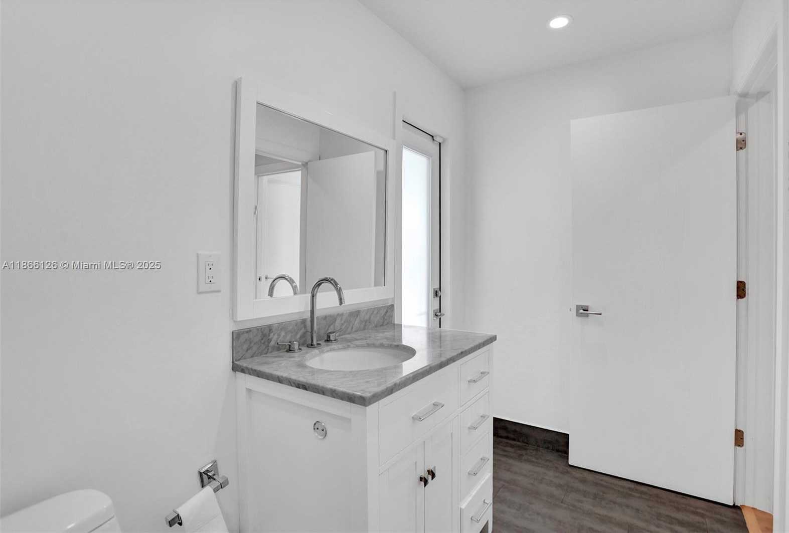Small Image of 2055 NORTH EAST 202ND ST, Miami Number 27