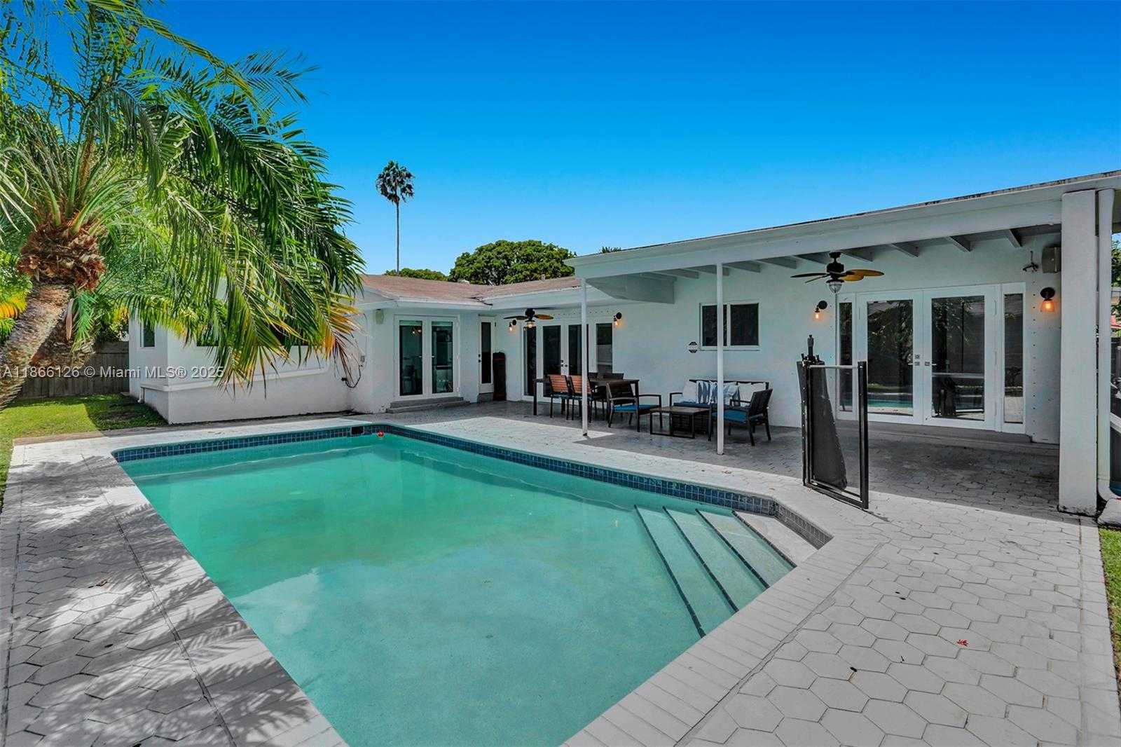 Small Image of 2055 NORTH EAST 202ND ST, Miami Number 38