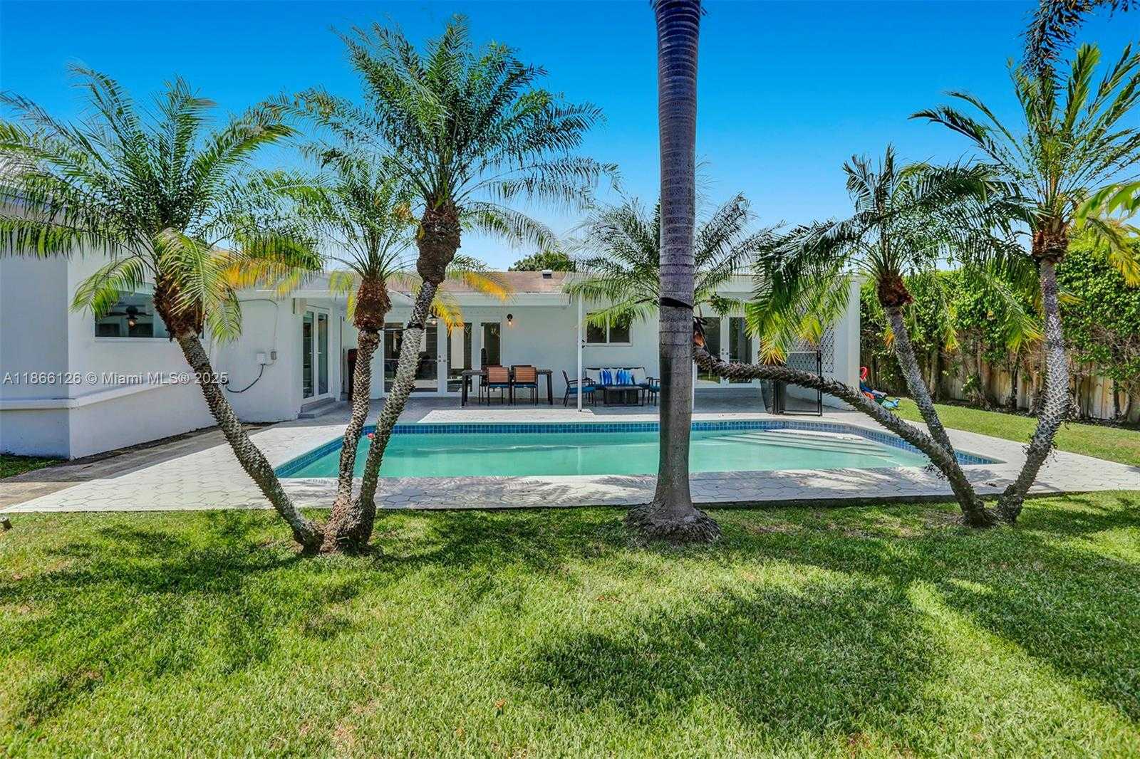 Small Image of 2055 NORTH EAST 202ND ST, Miami Number 40