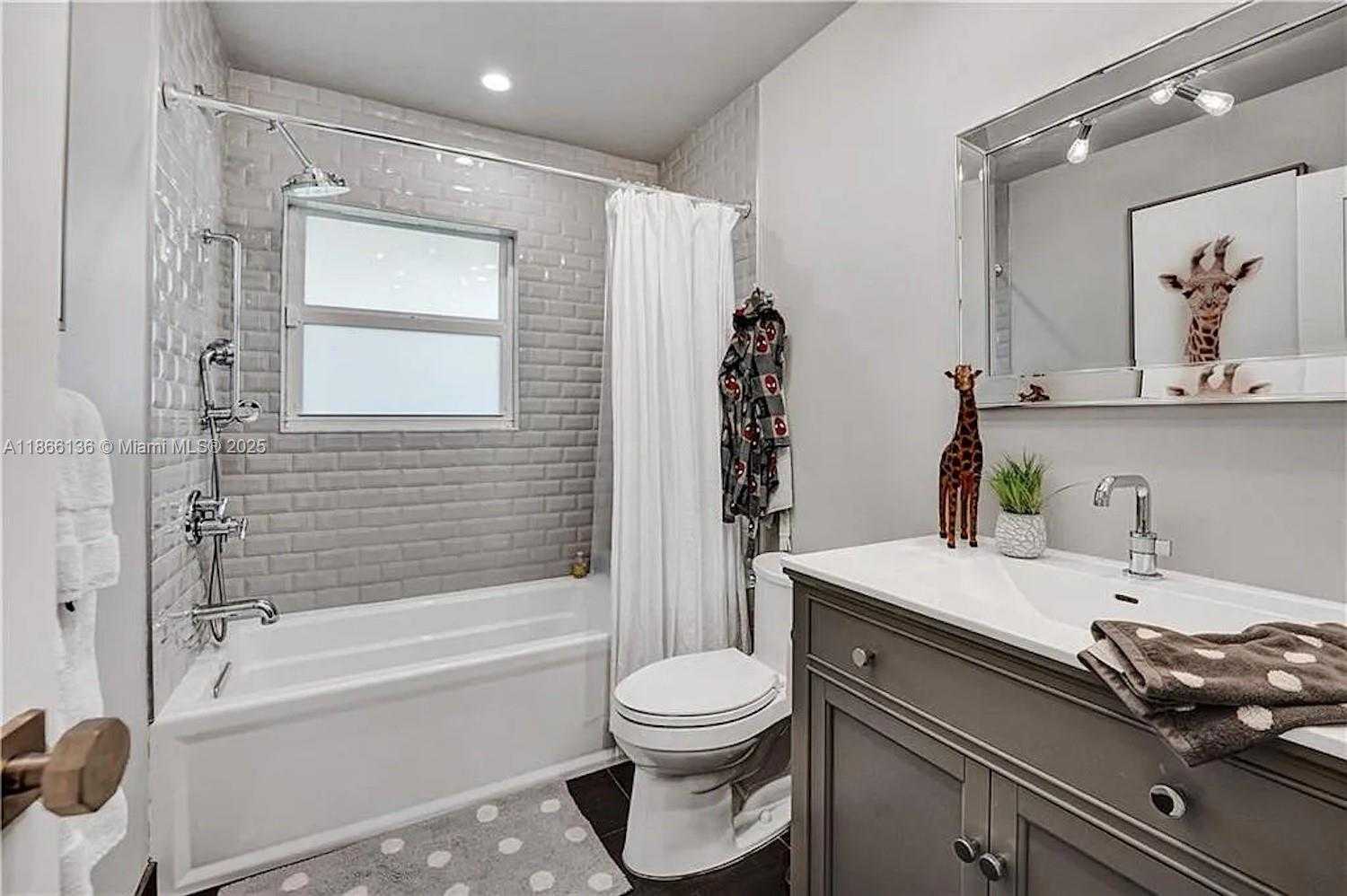 Small Image of 2306 NORTH EAST 15TH AVE #2306, Wilton Manors Number 11