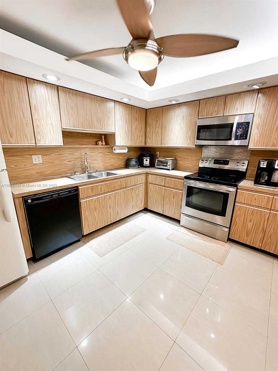 Small Image of 9735 NORTH WEST 52ND ST #315, Doral Number 8