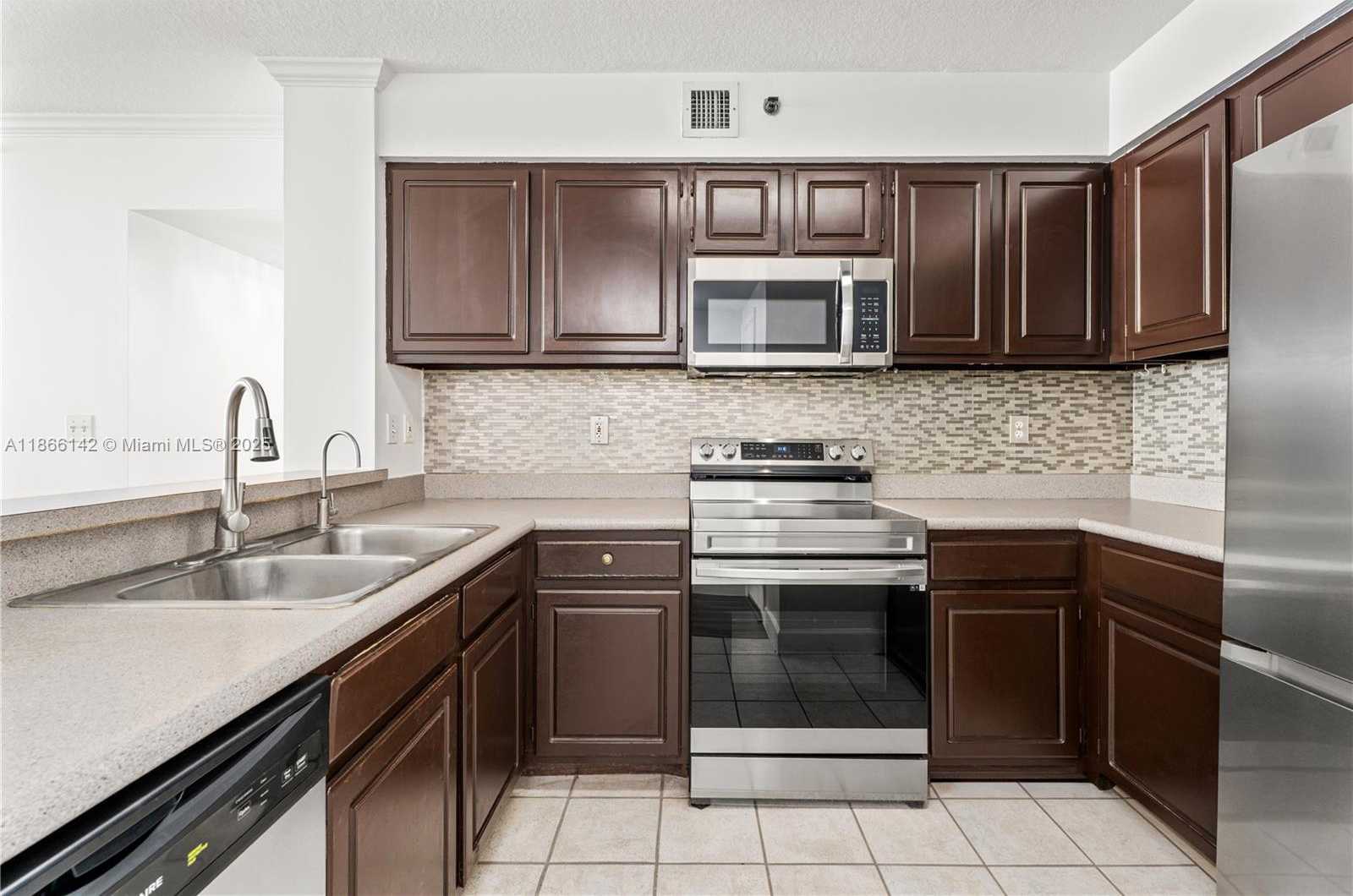 Small Image of 2665 SOUTH WEST 37TH AVE #615, Miami Number 2