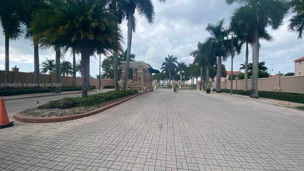 Small Image of 6380 NORTH WEST 114TH AVE #304, Doral Number 2