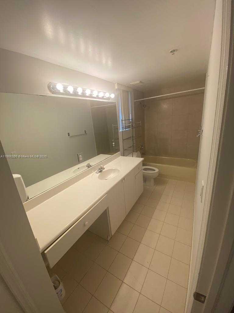 Small Image of 6380 NORTH WEST 114TH AVE #304, Doral Number 21