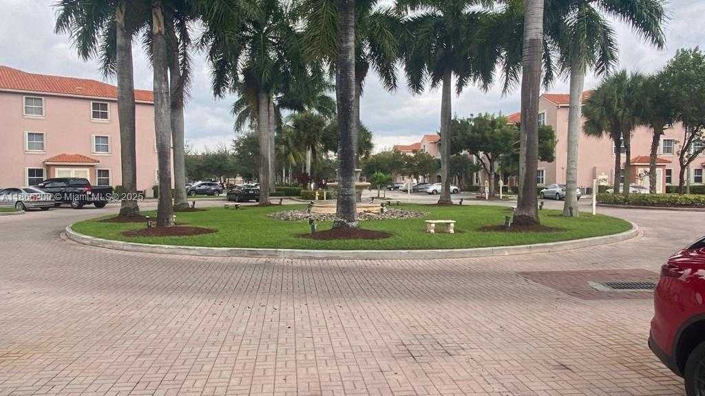 Small Image of 6380 NORTH WEST 114TH AVE #304, Doral Number 3