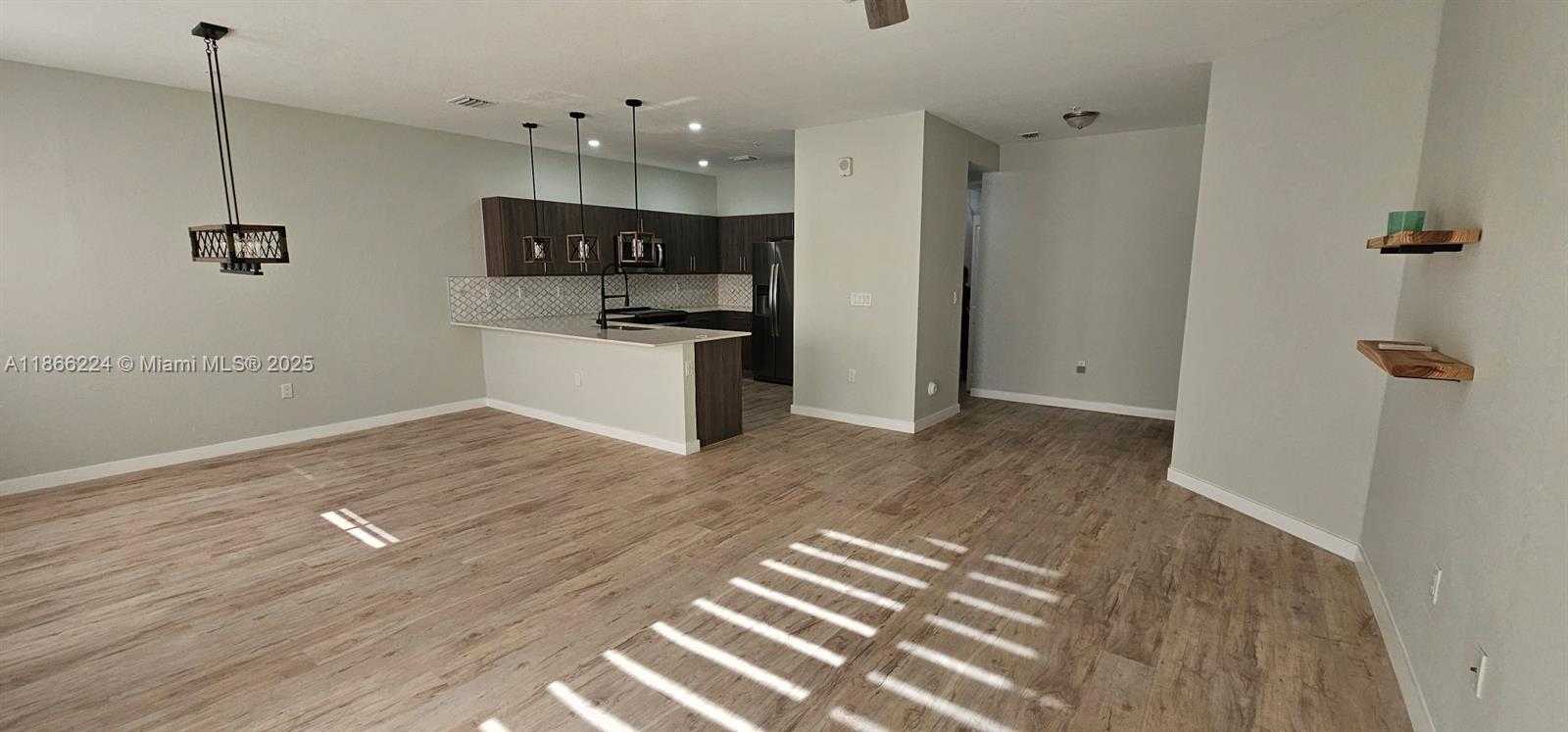 Small Image of 15600 SOUTH WEST 136TH ST #106, Miami Number 7