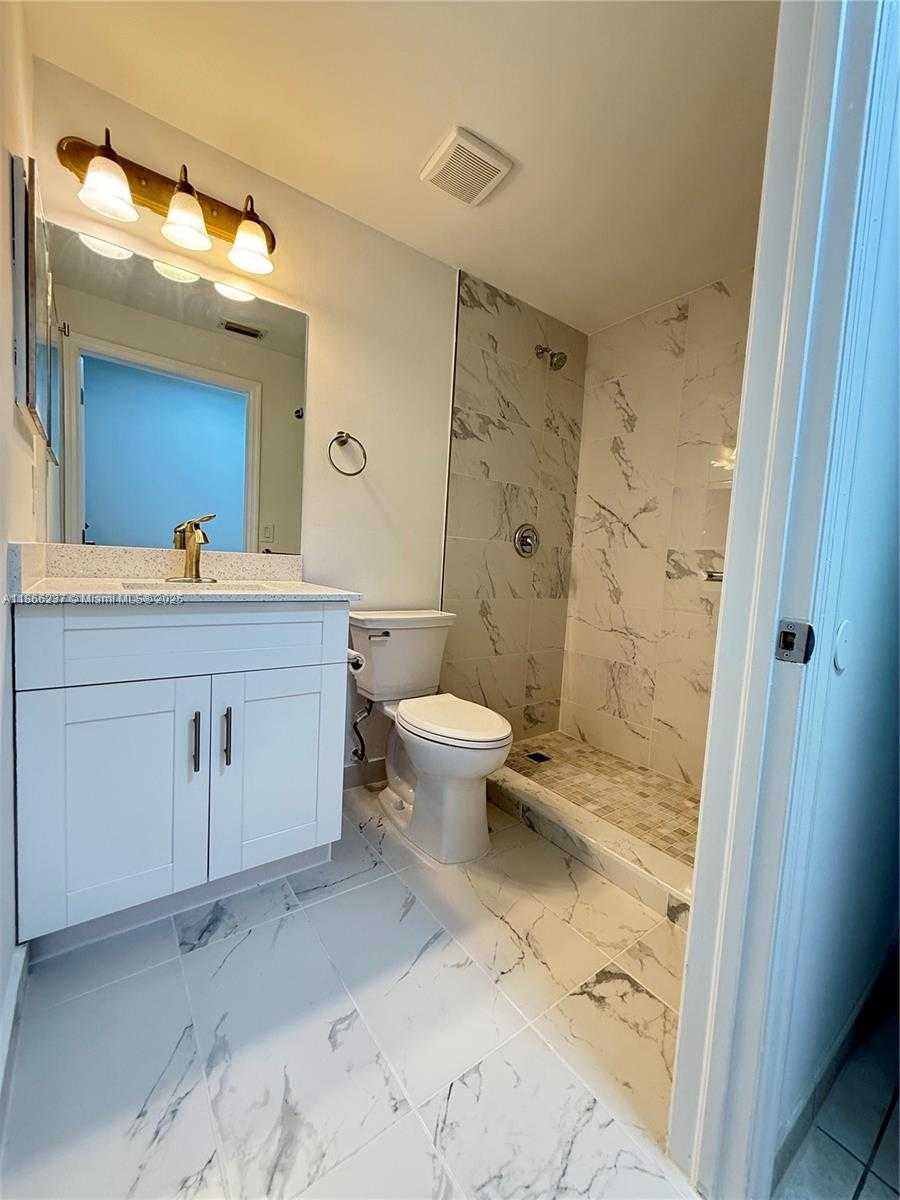 Small Image of 7230 NORTH WEST 114TH AVE #102, Doral Number 33