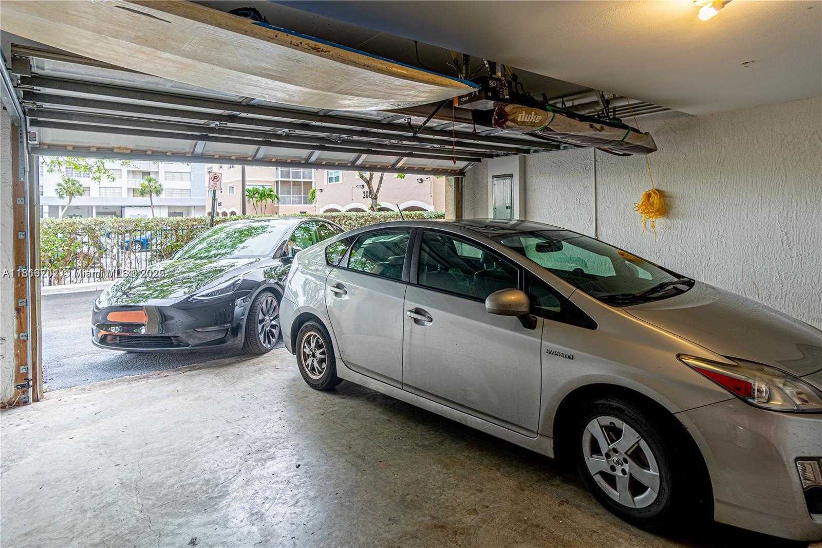 Small Image of 2069 SOUTH OCEAN DR #TH16, Hallandale Beach Number 11