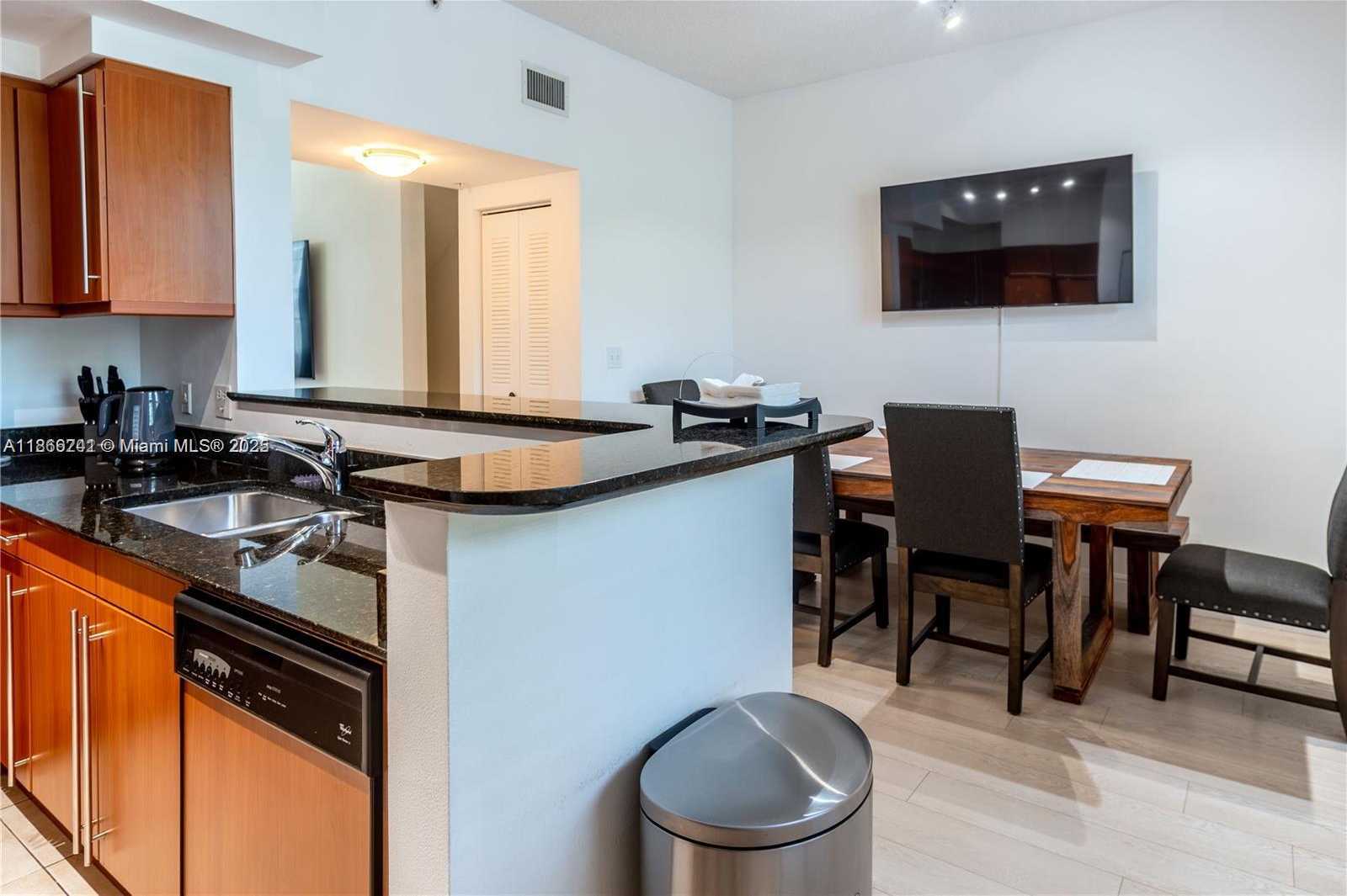 Small Image of 2069 SOUTH OCEAN DR #TH16, Hallandale Beach Number 4