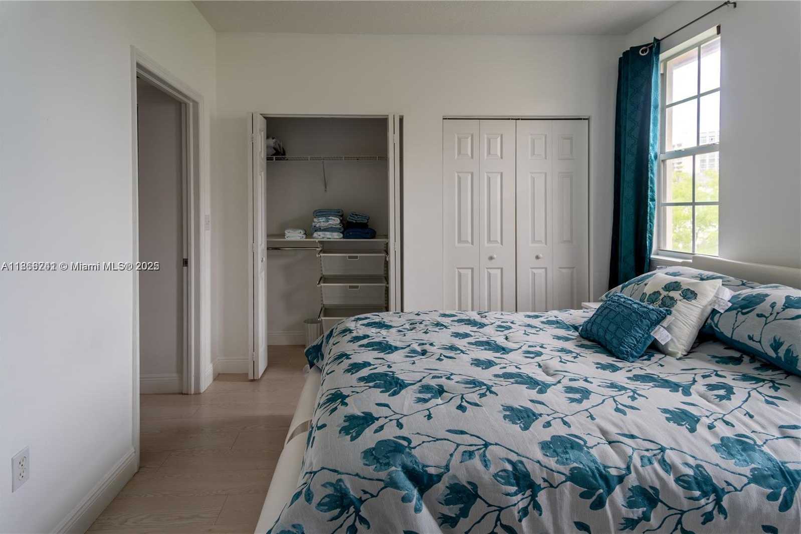 Small Image of 2069 SOUTH OCEAN DR #TH16, Hallandale Beach Number 7