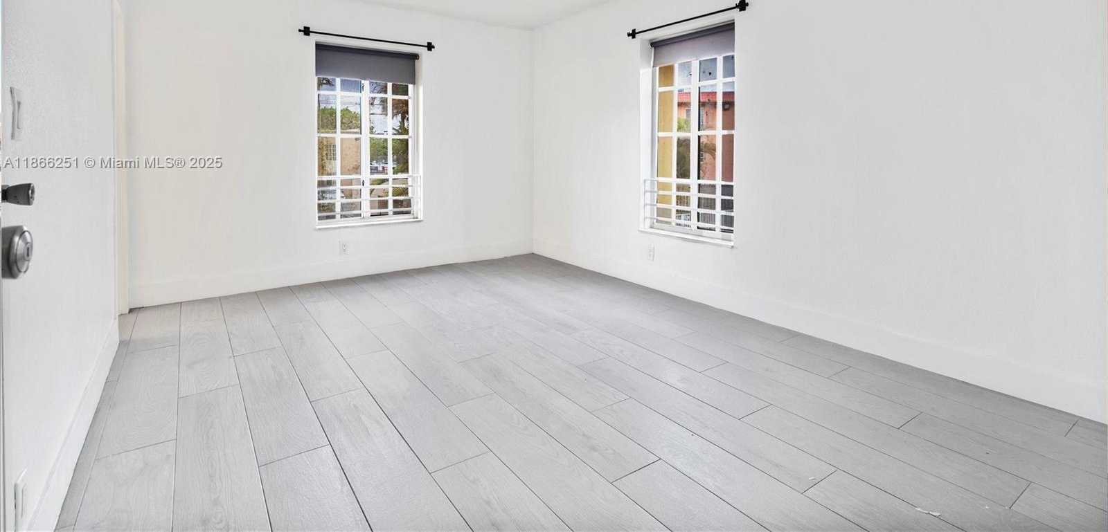 Small Image of 5201 GENEVA WAY #211, Doral Number 14