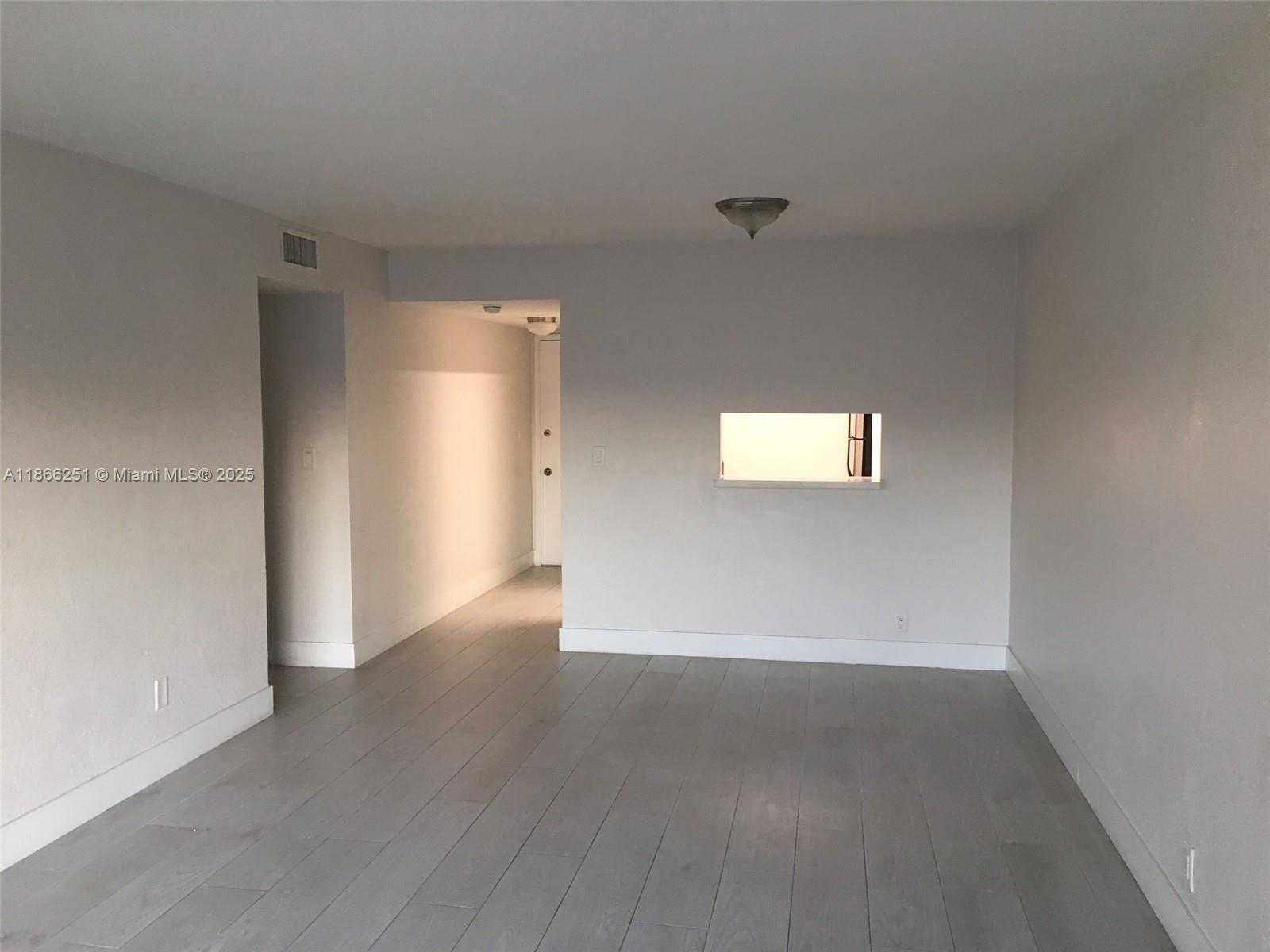 Small Image of 5201 GENEVA WAY #211, Doral Number 2