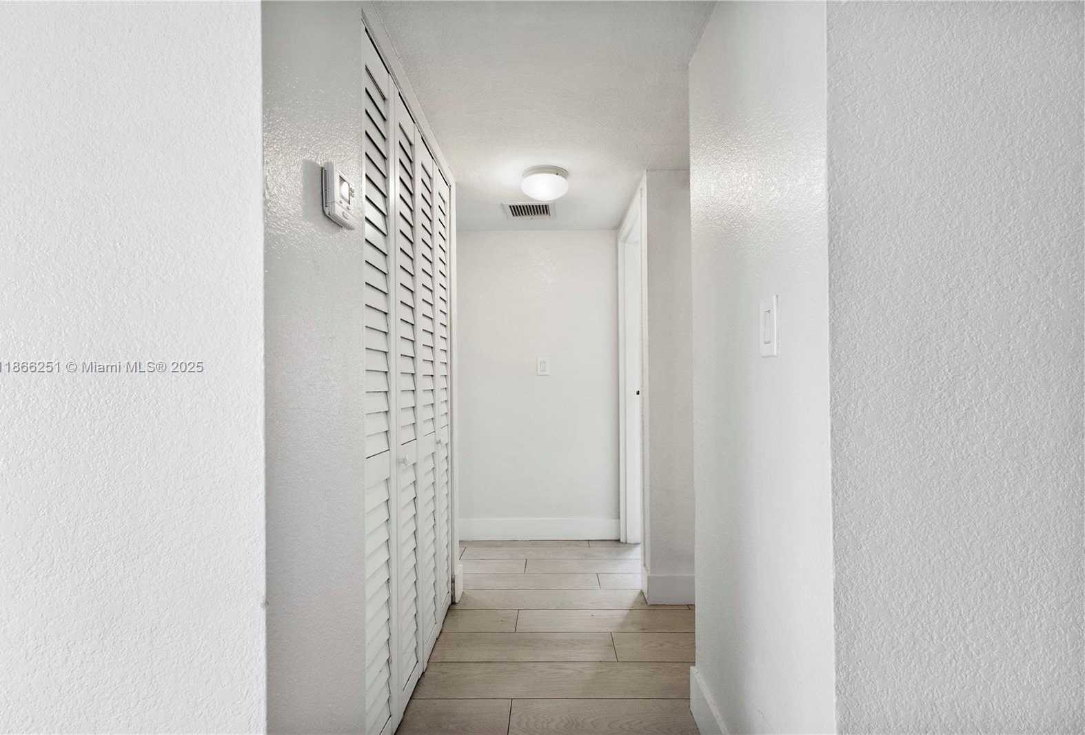 Small Image of 5201 GENEVA WAY #211, Doral Number 22
