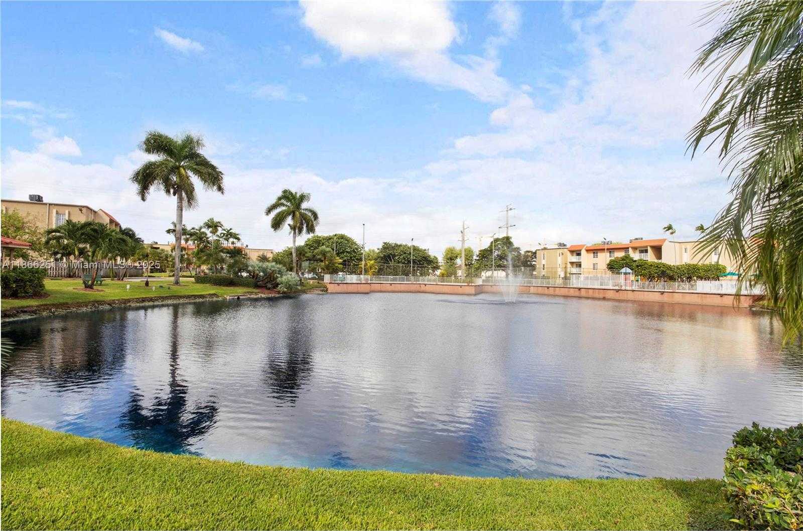 Small Image of 5201 GENEVA WAY #211, Doral Number 24