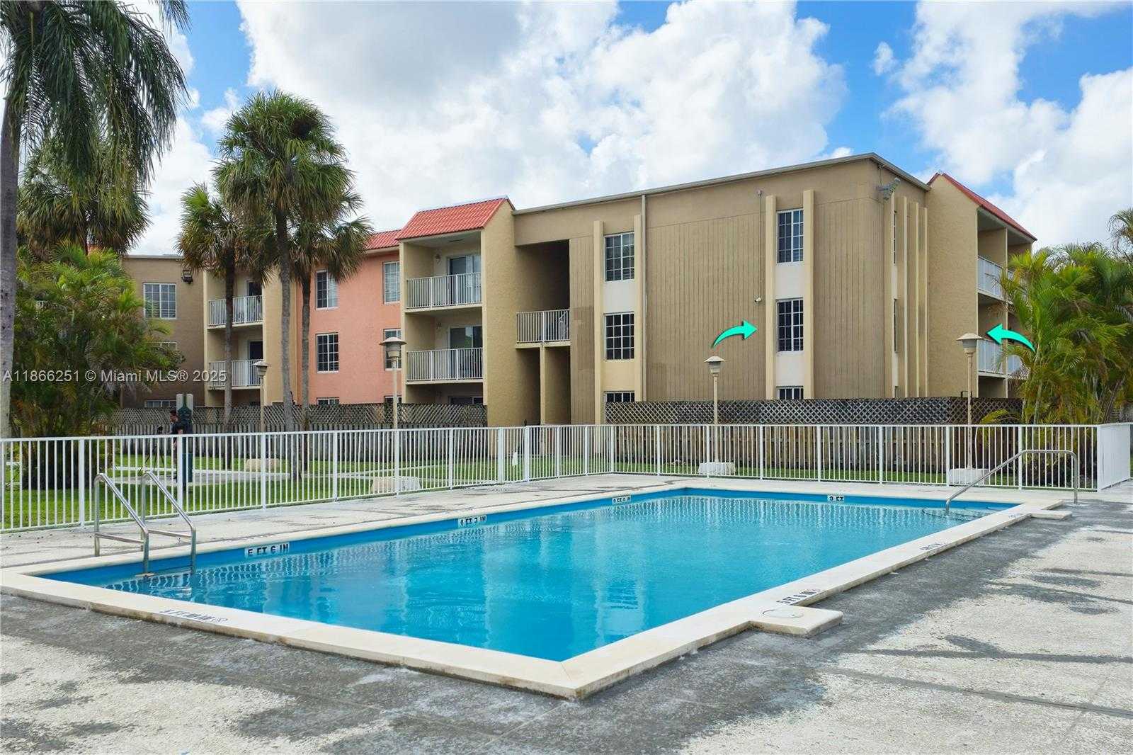 Small Image of 5201 GENEVA WAY #211, Doral Number 29