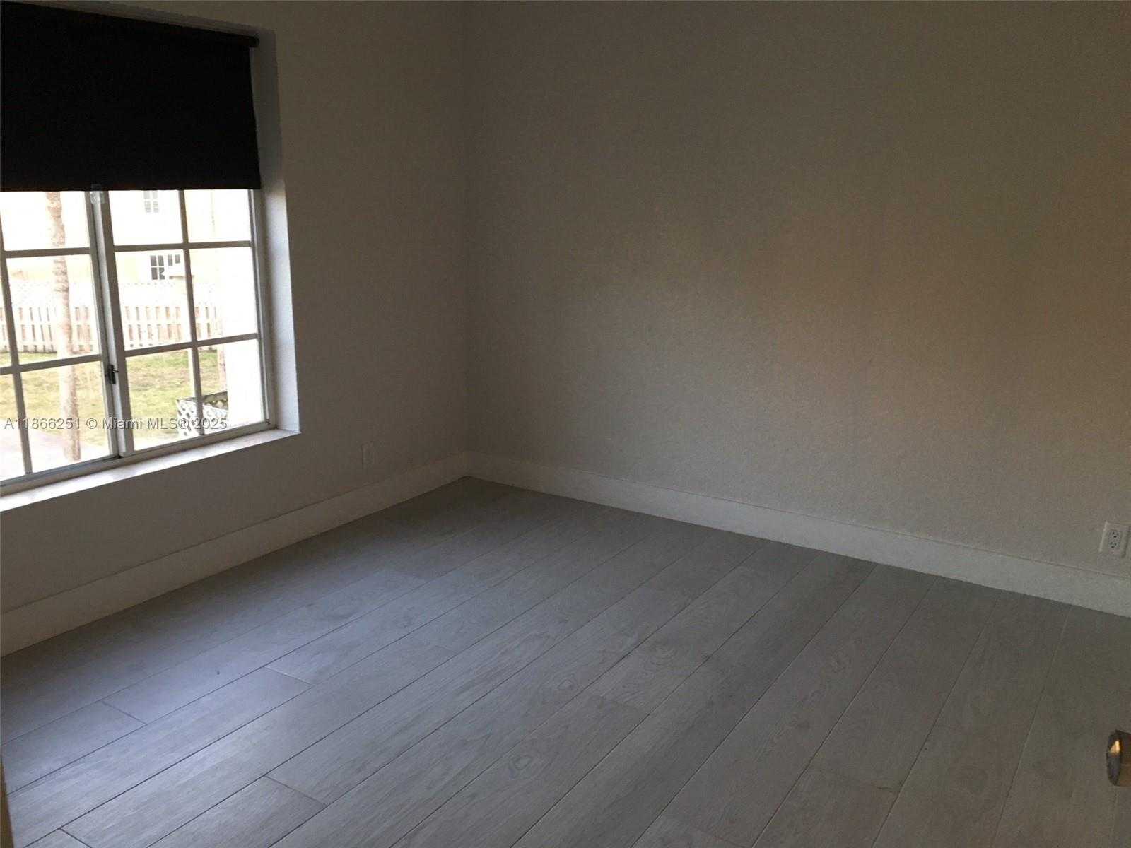 Small Image of 5201 GENEVA WAY #211, Doral Number 5