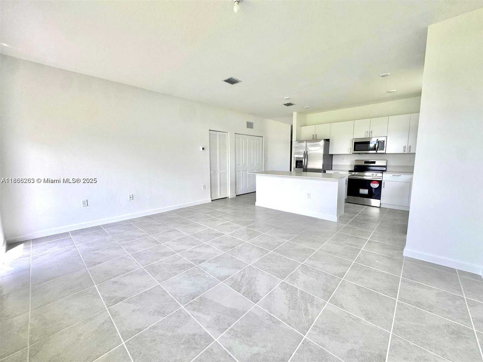 Small Image of 2990 SOUTH EAST 23RD AVE, Homestead Number 4