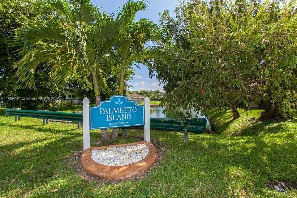 Small Image of 13040 SOUTH WEST 70TH AVE, Pinecrest Number 3