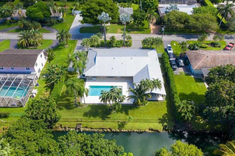 Small Image of 13040 SOUTH WEST 70TH AVE, Pinecrest Number 35