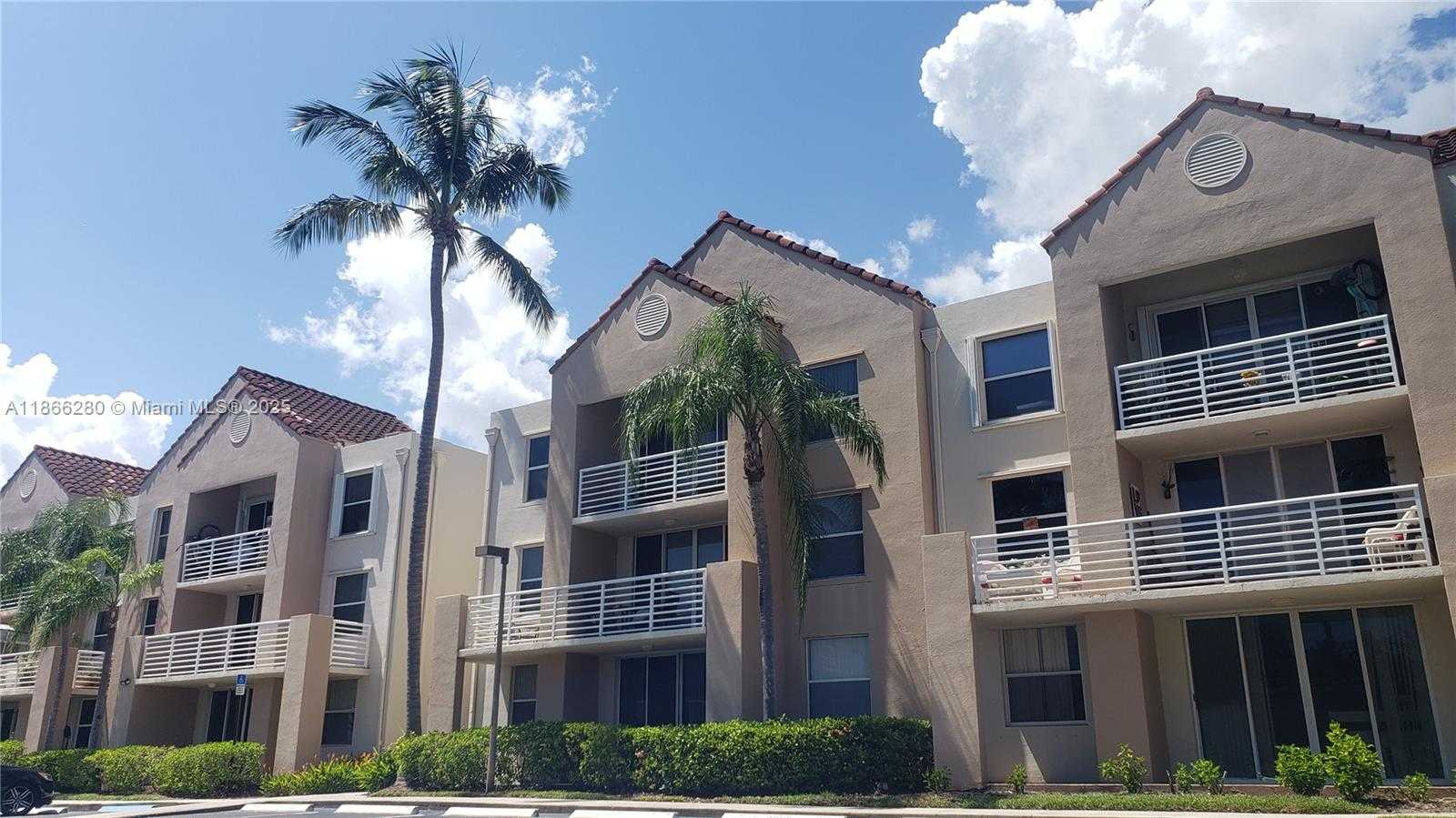 Small Image of 2731 OCEAN CLUB BLVD #205, Hollywood Number 3