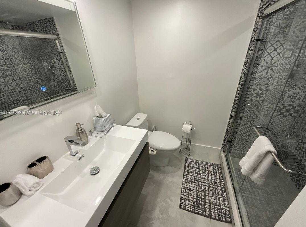 Small Image of 5161 COLLINS AVE #811, Miami Beach Number 13