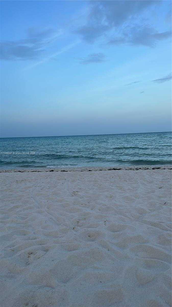 Small Image of 5161 COLLINS AVE #811, Miami Beach Number 27