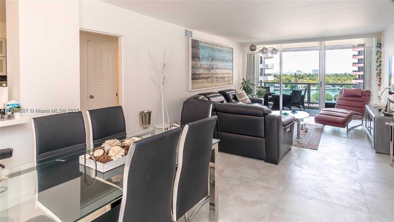 Small Image of 5161 COLLINS AVE #811, Miami Beach Number 3