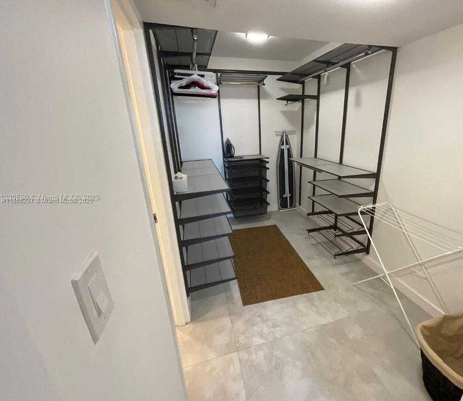Small Image of 5161 COLLINS AVE #811, Miami Beach Number 9