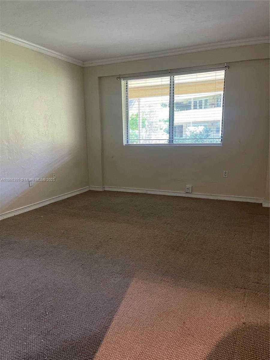 Small Image of 30 PARK DR #12-B, Bal Harbour Number 11