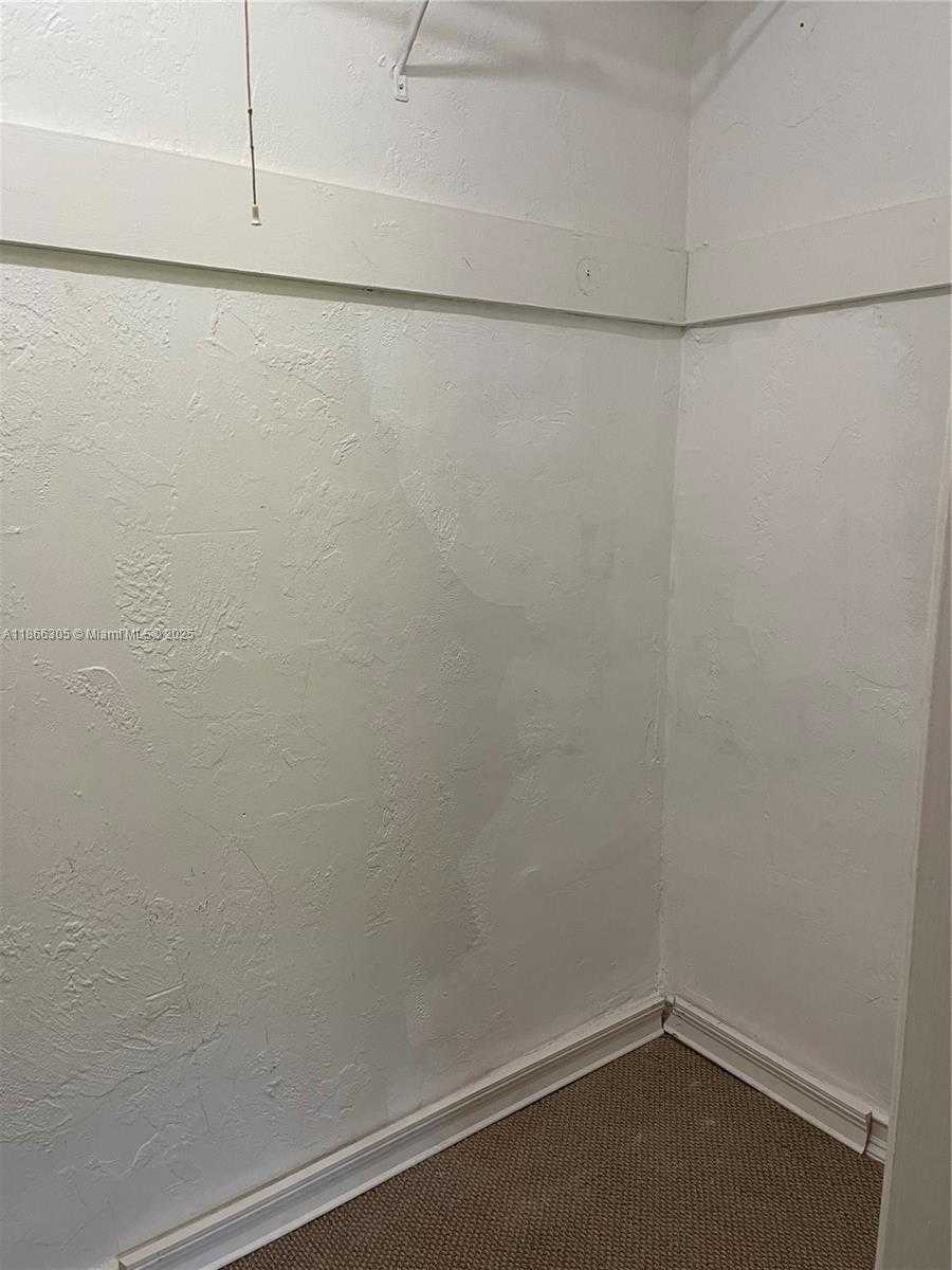 Small Image of 30 PARK DR #12-B, Bal Harbour Number 12