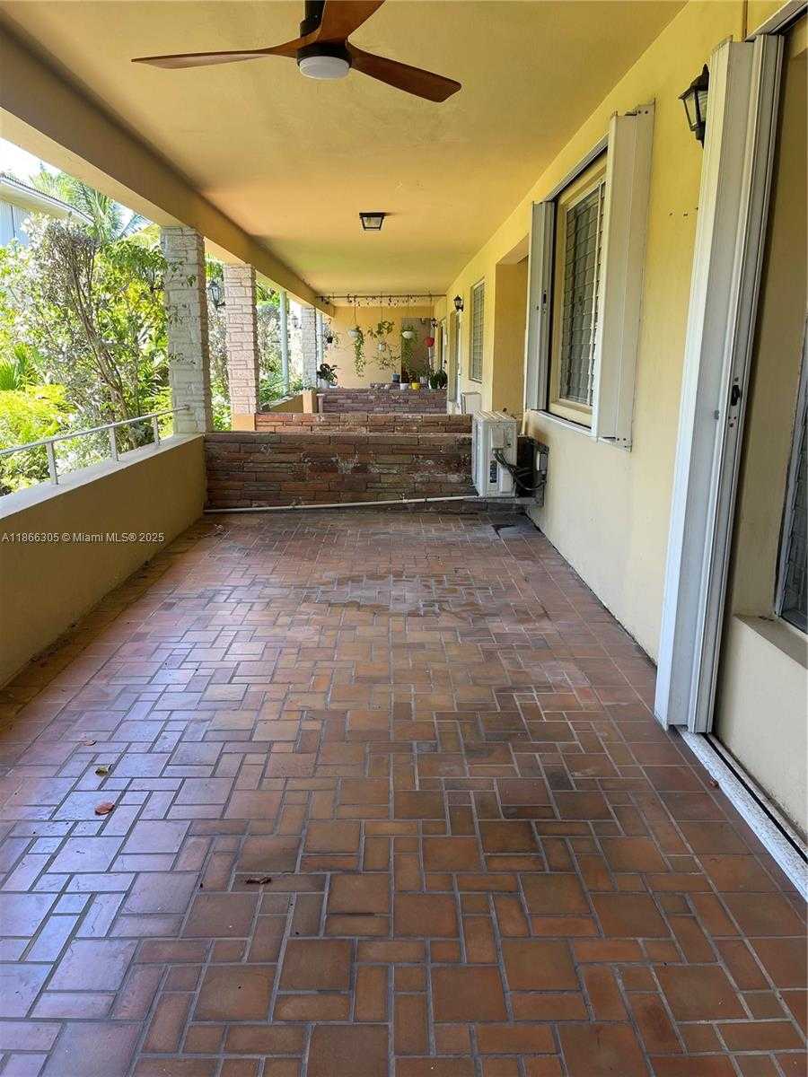 Small Image of 30 PARK DR #12-B, Bal Harbour Number 15