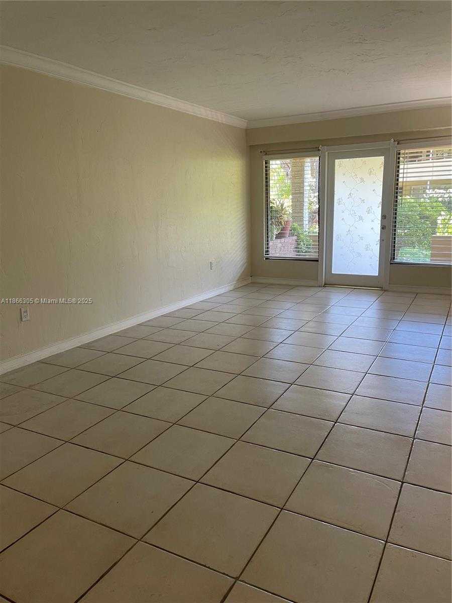 Small Image of 30 PARK DR #12-B, Bal Harbour Number 3