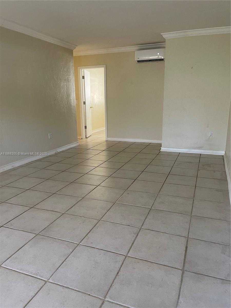 Small Image of 30 PARK DR #12-B, Bal Harbour Number 4