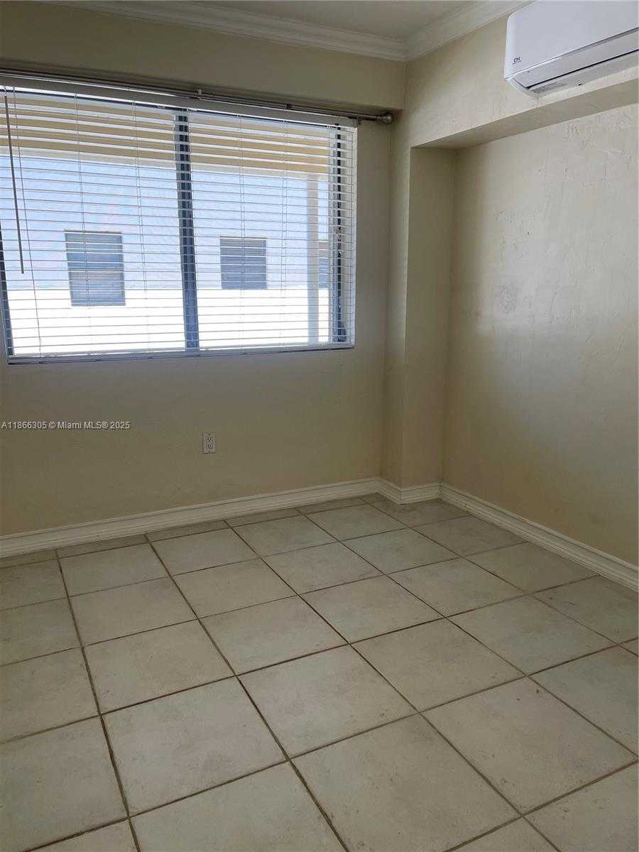 Small Image of 30 PARK DR #12-B, Bal Harbour Number 5