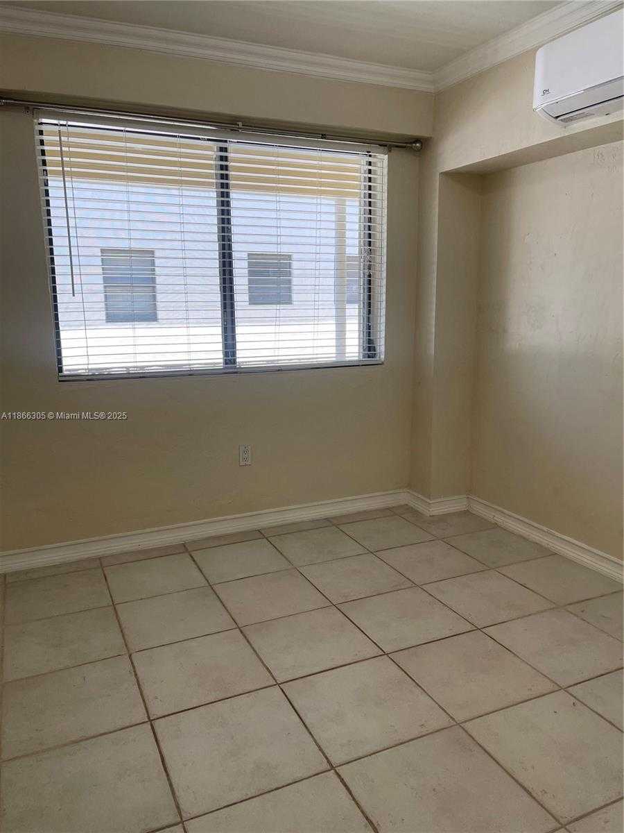 Small Image of 30 PARK DR #12-B, Bal Harbour Number 6